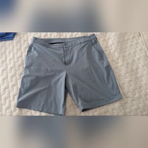 Lululemon Gray Men's Shorts, size 38, EUC